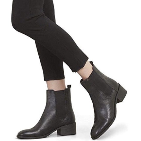 Kenneth Cole SALT HEELED CHELSEA BOOT - Picture 2 of 7